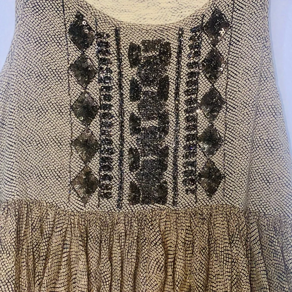 Anthropologie Akemi + Kin Hand-Beaded Swing Tank Peplum Ruffle Size M - Picture 7 of 11